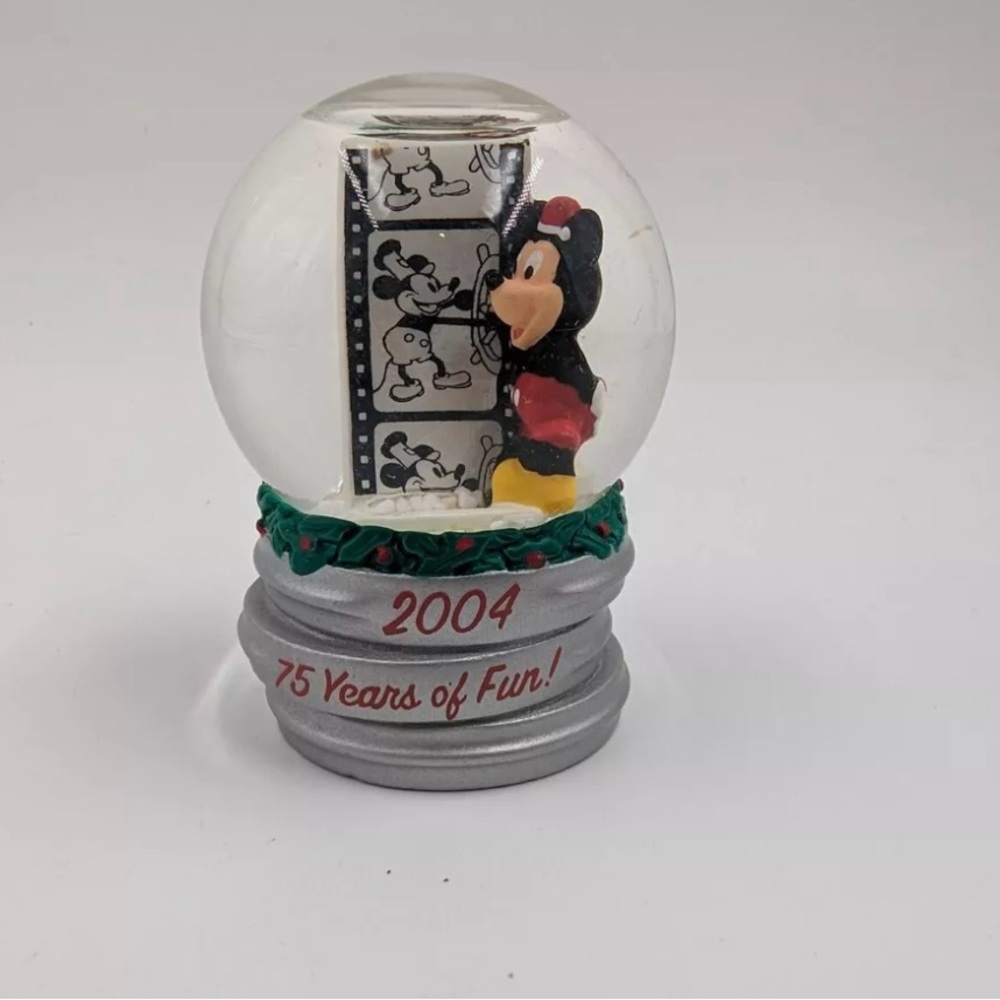 JC Penney Disney 2004 75 years‎ of Fun Mickey Mini Snow Globe